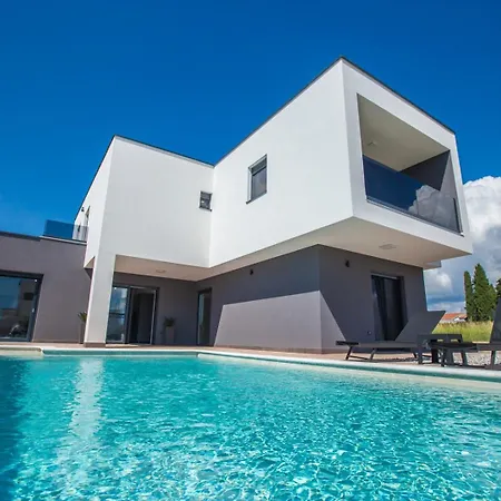 Villa M