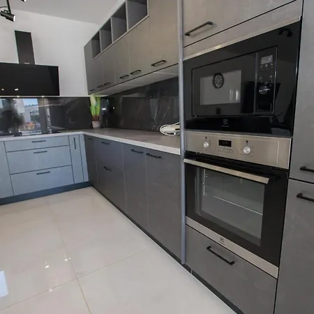 M Villa *