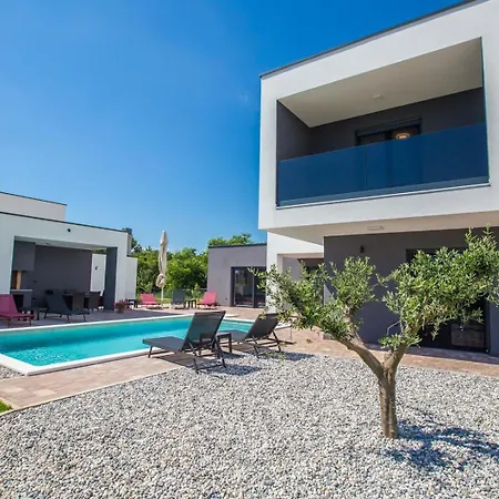 Villa M