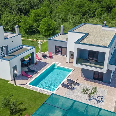 M Villa Kastelir